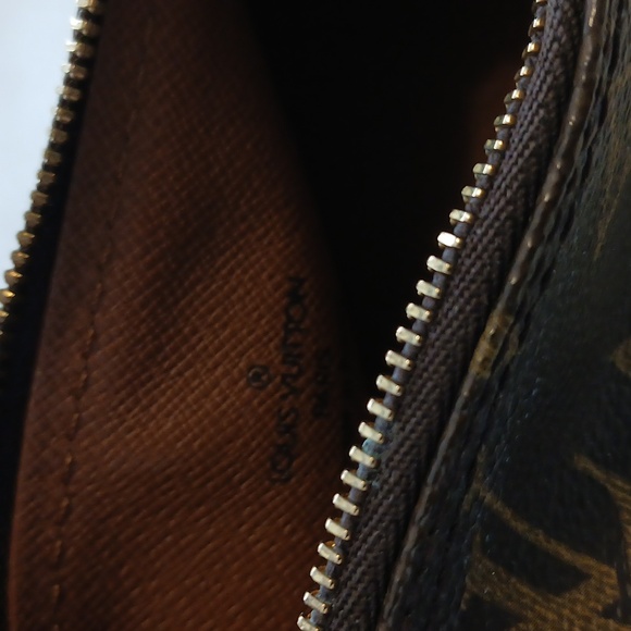 LOUIS VUITTON Pouch - Picture 4 of 7